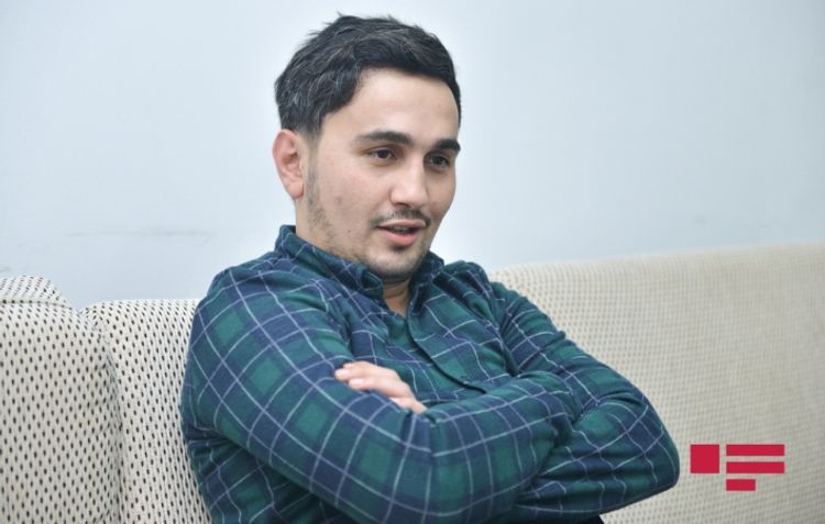 Məşhur jurnalistin oğlu: “Atam Aqşin Yeniseyi pal-paltarlı götürüb hovuza atdı” – Müsahibə