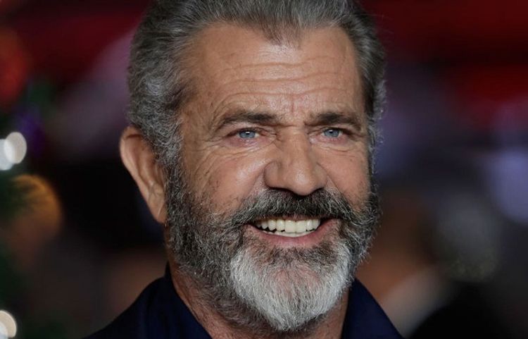 Mel Gibson koronavirusa yoluxdu