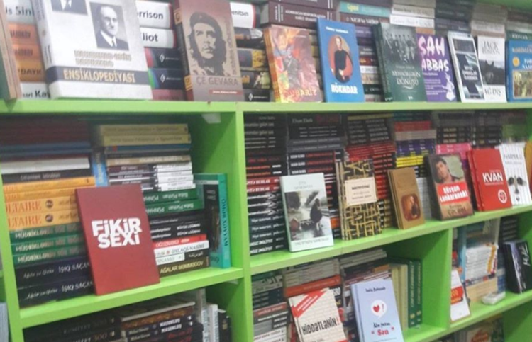 "Evdə qal" aksiyası Bakıda bədii kitabların satışını artırıb