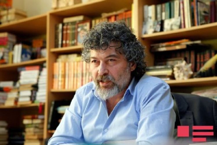 Şahbaz Xuduoğlu:  "Kitab sifariş edən daha çox yaşlılardır"