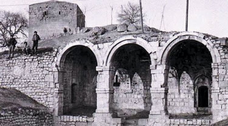 Ermənilərin dağıtdığı 3 əsrlik abidəmiz - Qarğabazar məscidi