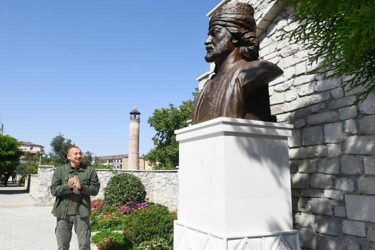 Şuşada Vaqifin məqbərəsinin və büstünün açılışı olub -Fotolar