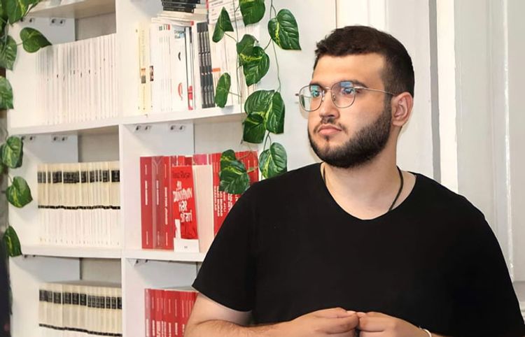 El Romandan hekayə: Pomada dadı