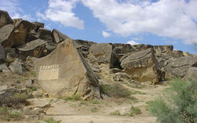 “Qobustan abidələri” adlı esse müsabiqəsi elan olundu