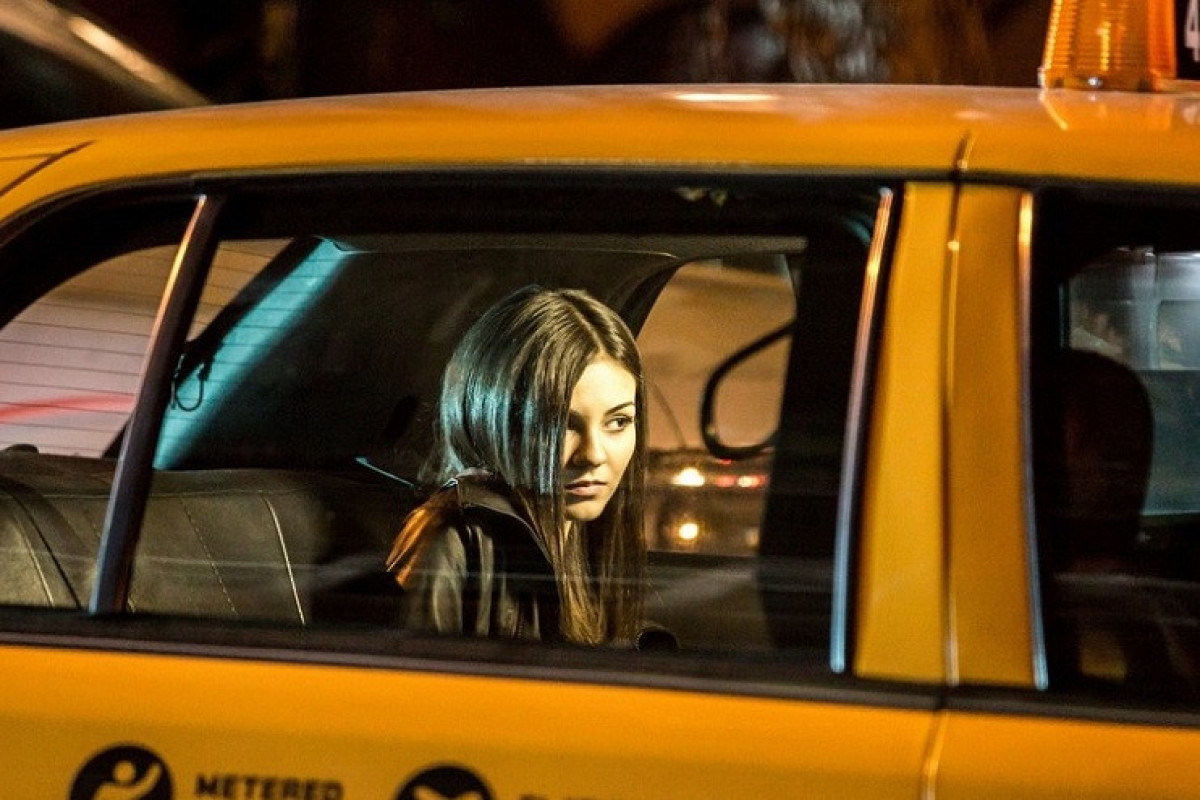 Qadın müştərilərə intim mesajlar yazan taksi sürücüləri