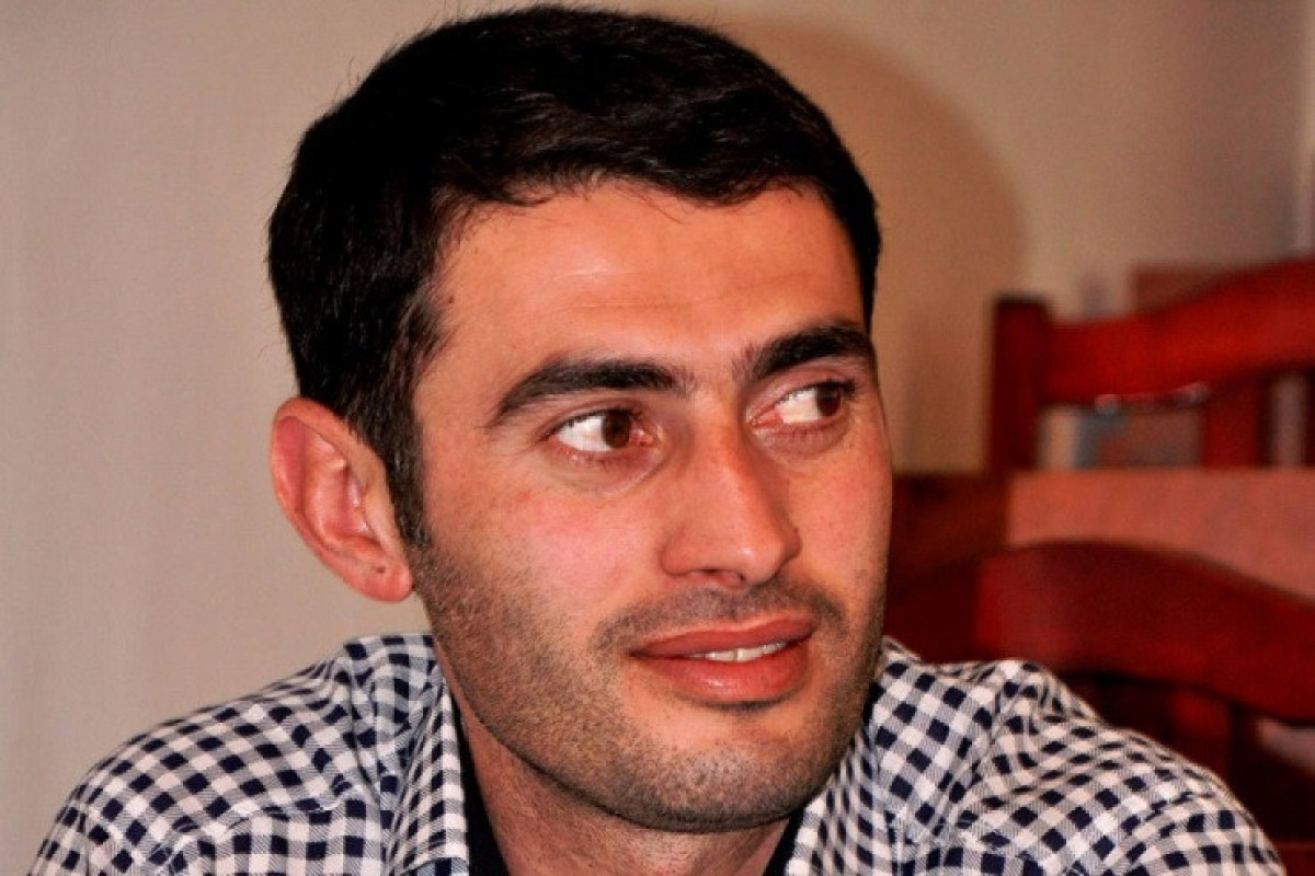 Vasif Əlihüseyn, şair