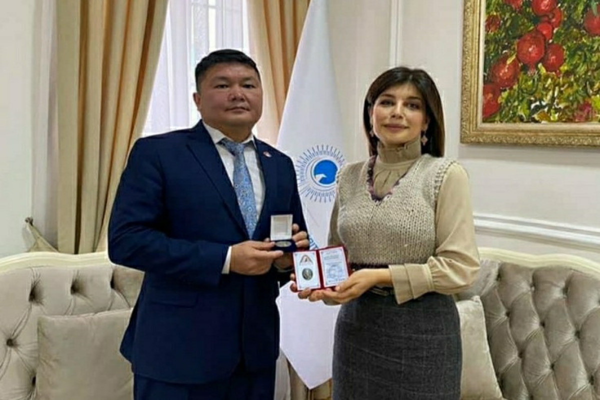 Günay Əfəndiyeva “Çingiz Aytmatov medalı”na layiq görüldü 