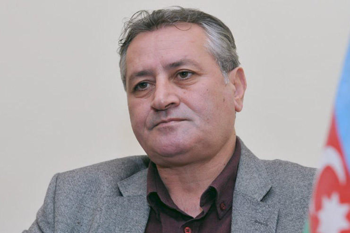 Elçin Hüseynbəyli, yazıçı