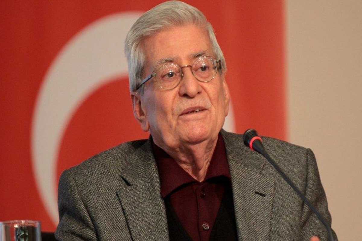 Türkiyəli yazıçı vəfat etdi 