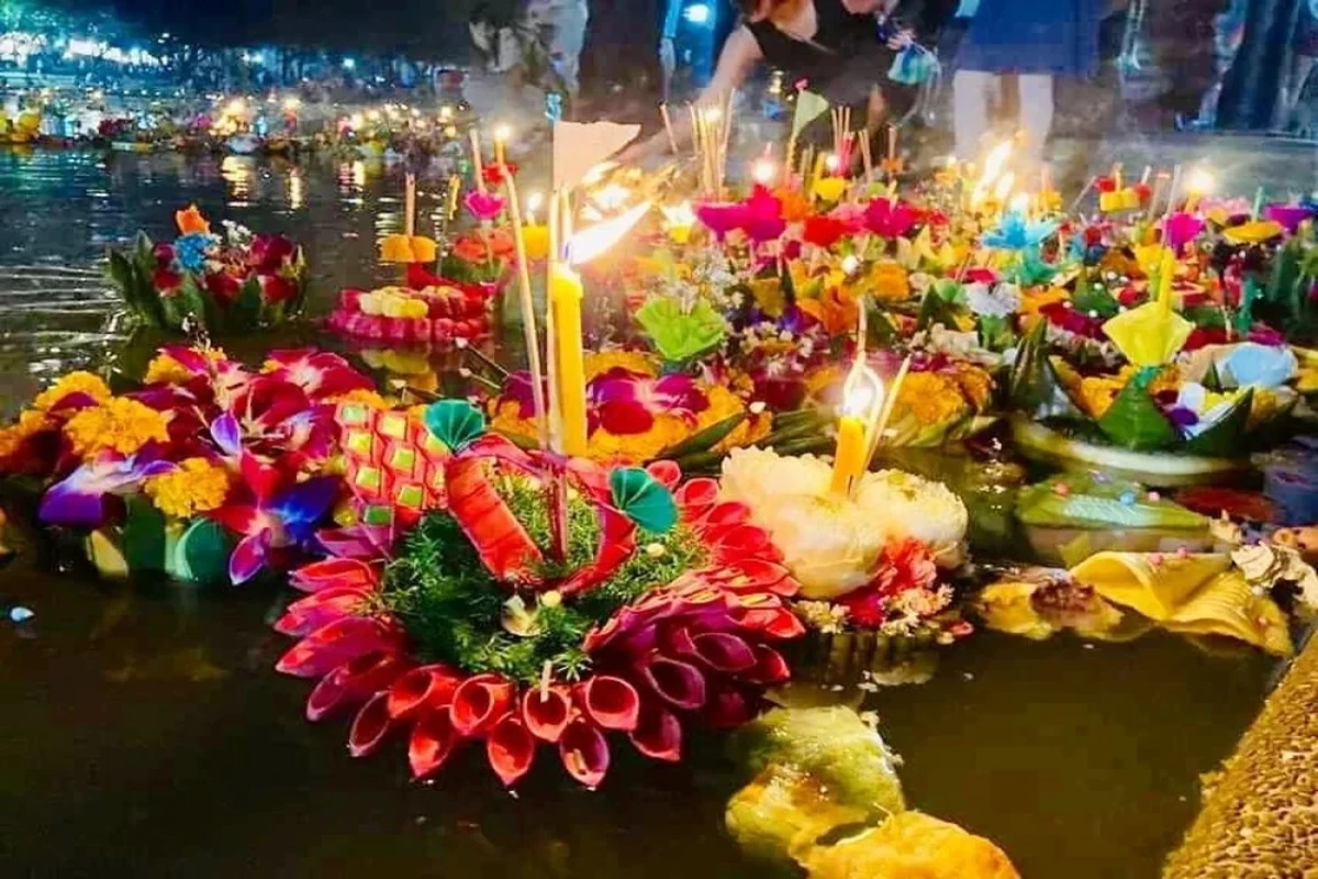 “Loy Krathong Festival”ından rəngli görüntülər 