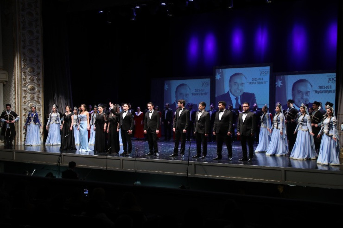 Musiqili Teatrda Qurtuluş Günü qeyd olunub 