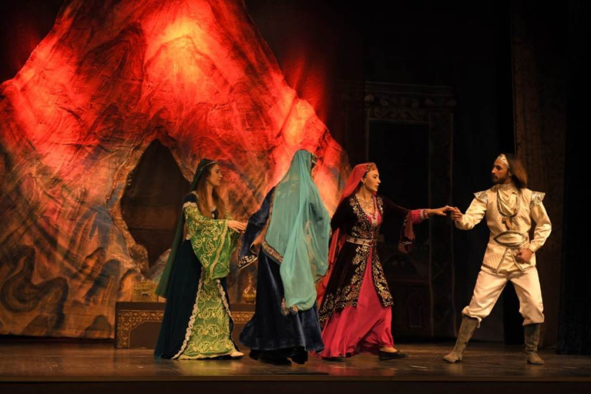 Akademik Milli Dram Teatrı Şəkidə qastrolda  