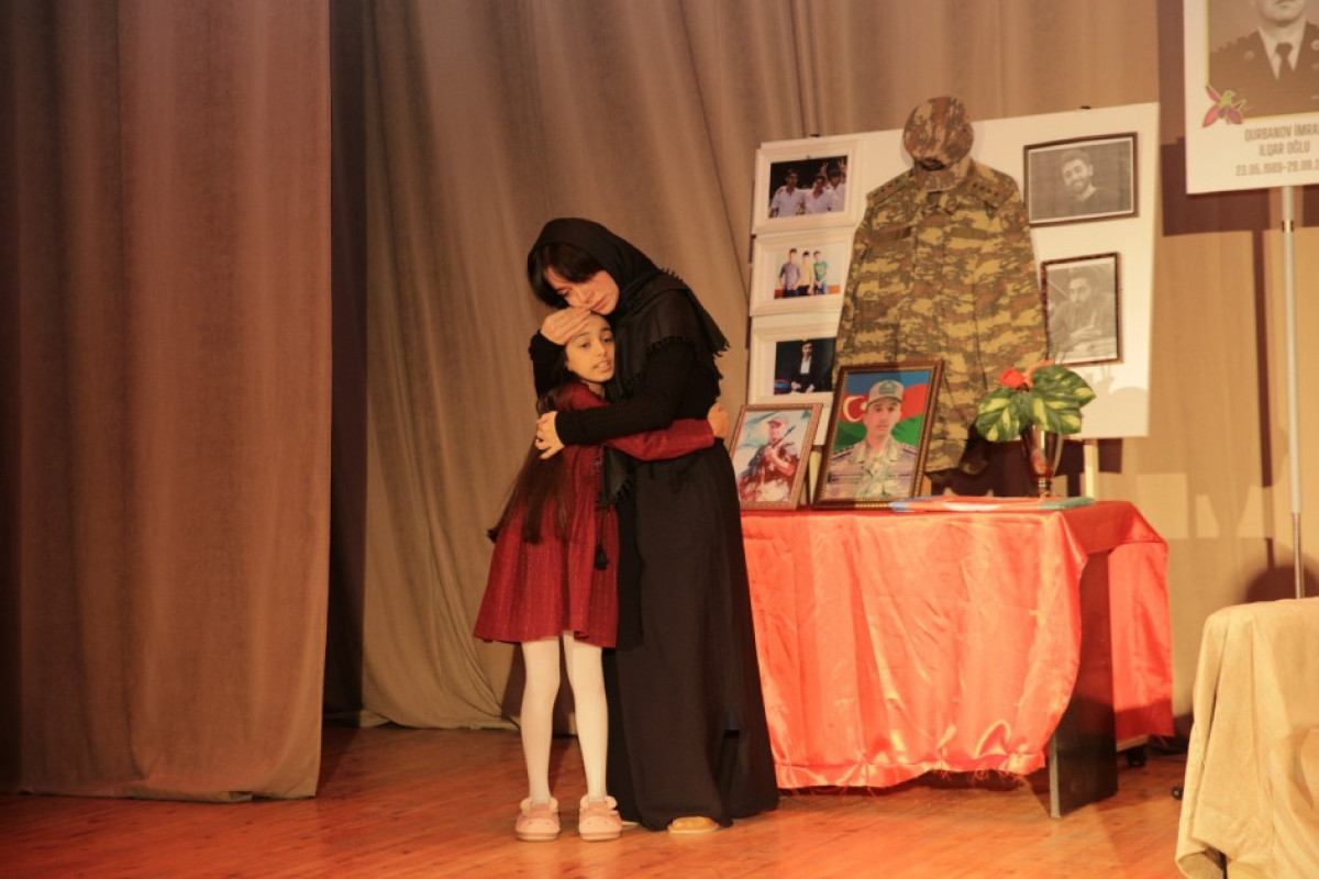 Bakı Şəhər Xalq Teatrları Festivalının qalibləri mükafatlandırıldı  