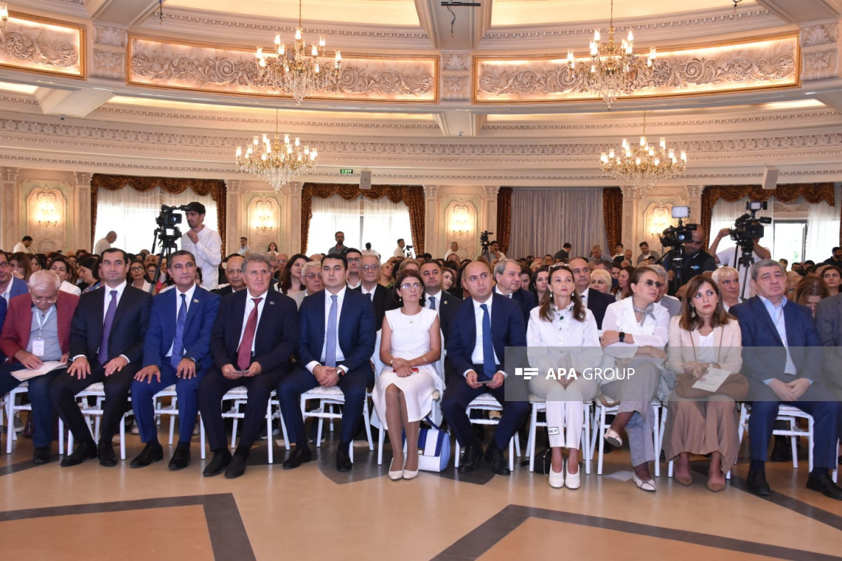 "Azərbaycan dili və Ədəbiyyatı" Forumunun birinci günü başa çatdı 
