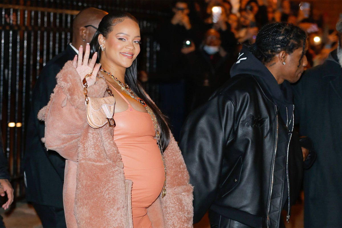 Rihanna ikinci oğlunun adını açıqladı 