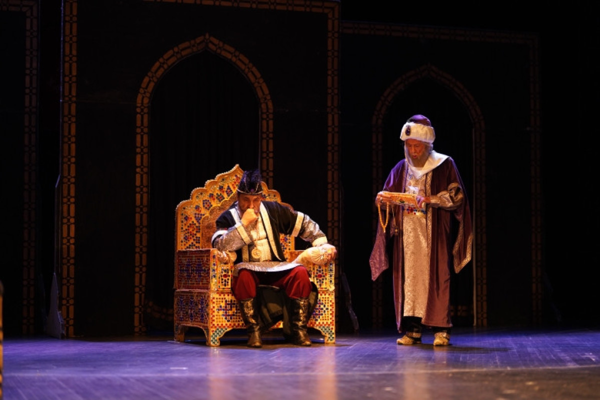 Milli Teatr "Qarabağnamə"  tamaşası ilə Şəkidə çıxış etdi