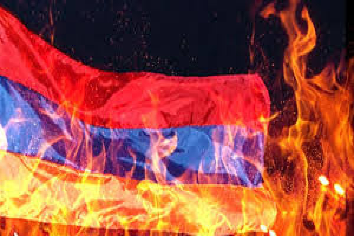 Ermənistan bayrağını niyə yandırmaq olmaz? - Ülvi Bahadır