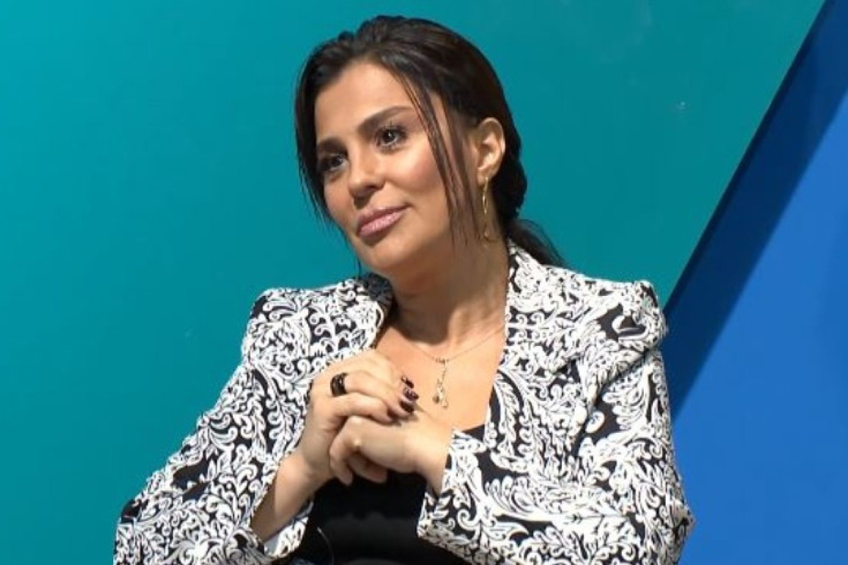 Aynur Dadaşova:  "Həyat yoldaşımın başqa qadınla danışığını eşitdim"