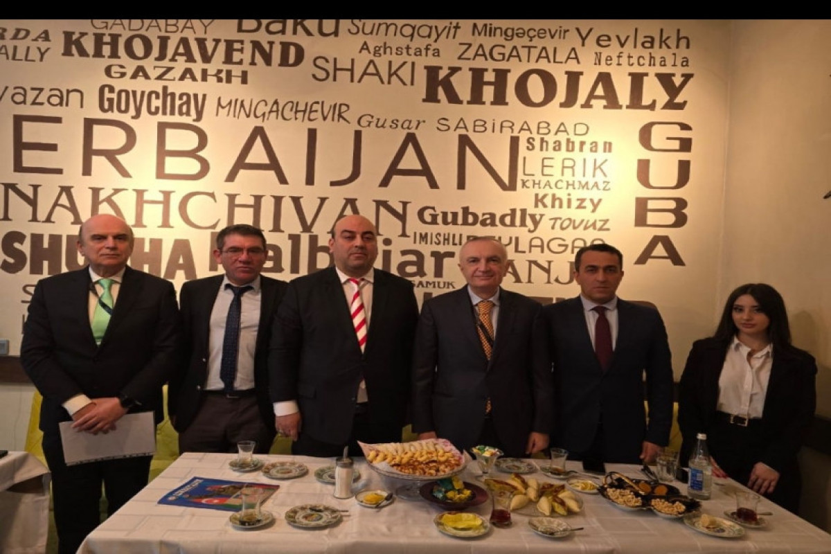 Albaniyanın sabiq Prezidenti “Azərbaycanım” jurnalının kollektivi ilə görüşdü 