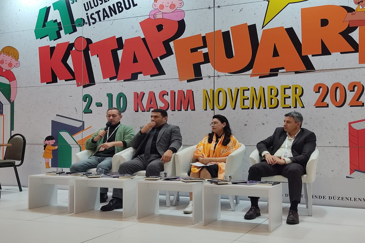 İstanbulda Vaqif Səmədoğlunun kitabı təqdim edildi 