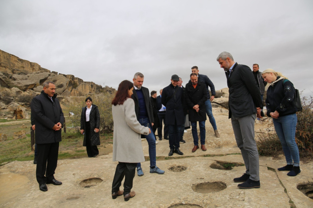 Slovakiya Prezidenti Qobustan qoruğunu ziyarət edib 