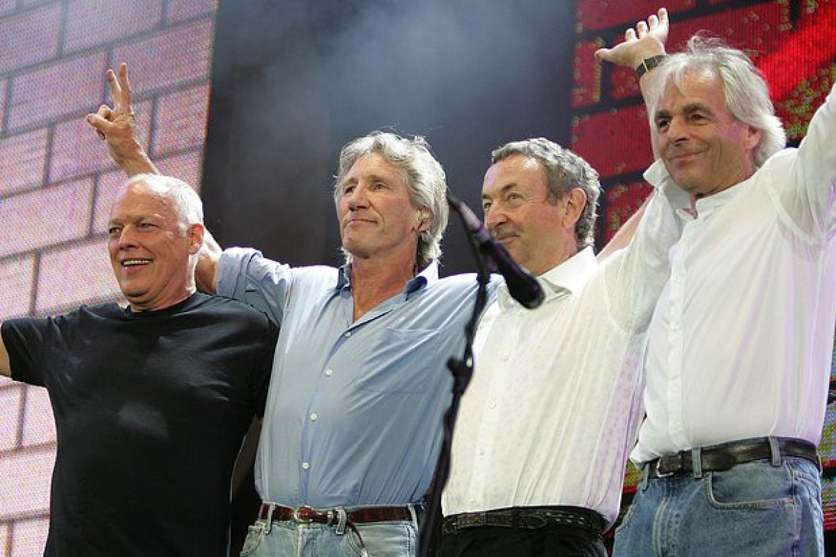 Pink Floyd qrupu musiqi kataloqunu satdı 