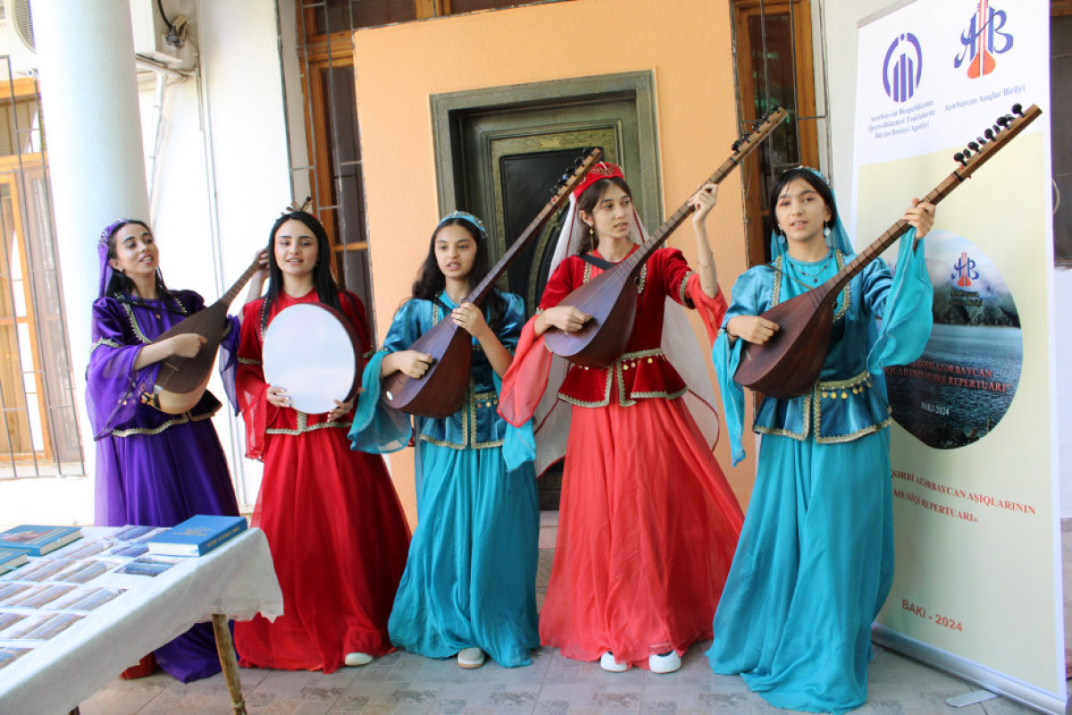 “Çağdaş Qərbi Azərbaycan aşıqlarının musiqi repertuarı” audiodiskinin təqdimatı oldu 