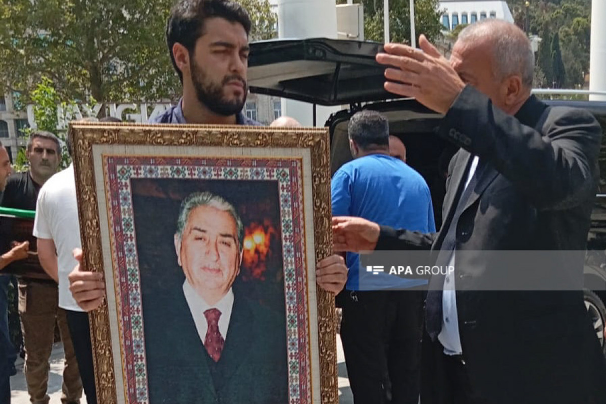 Xalq artisti Arif Babayevlə vida mərasimi keçirilib