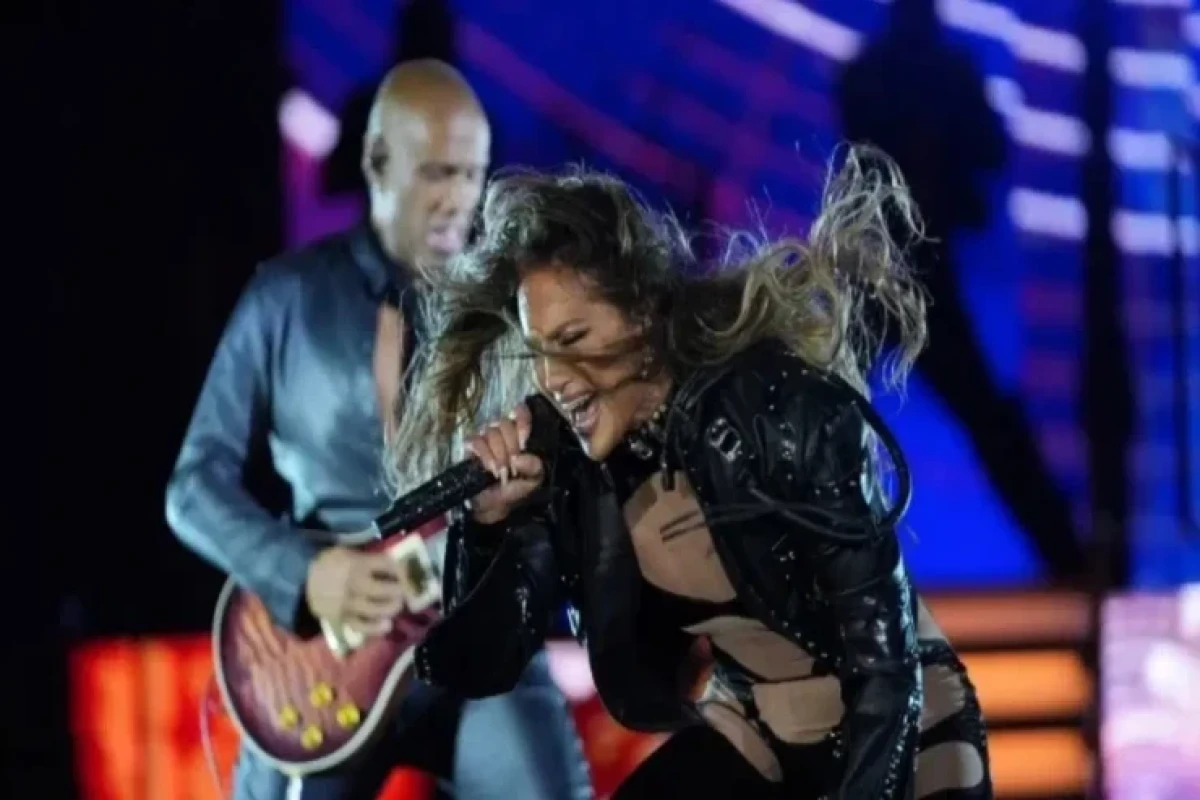 Məşhur pop ulduzu Cenifer Lopez İstanbulda 