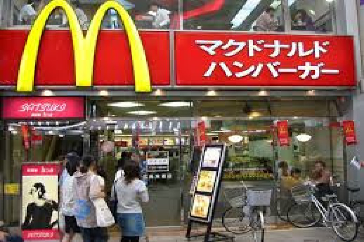 "McDonalds" Pokemon reklamlarına görə qınaq hədəfi oldu  