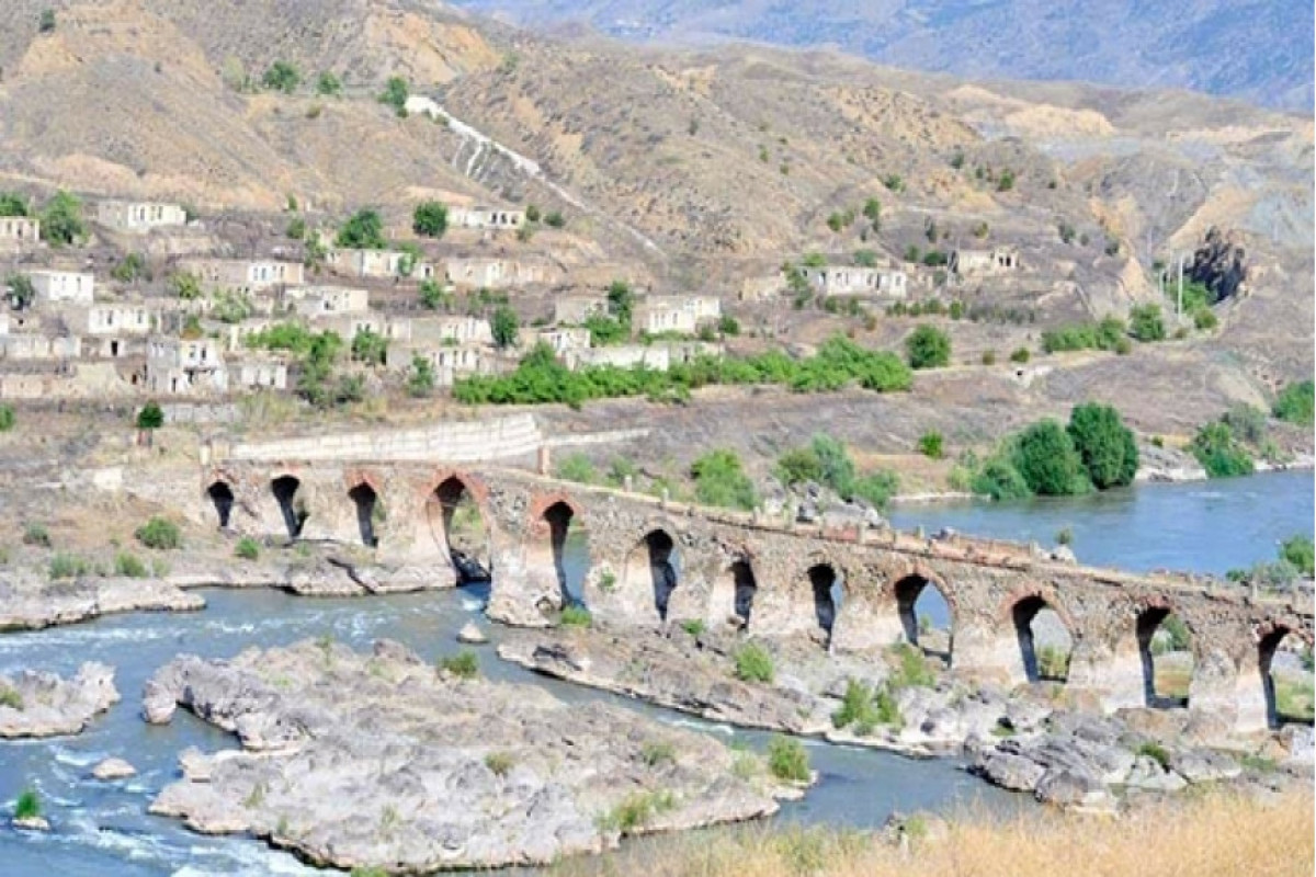 Dilim Təbriz haraylar... - Gülbacı Nağdaliyevanın şeirləri  