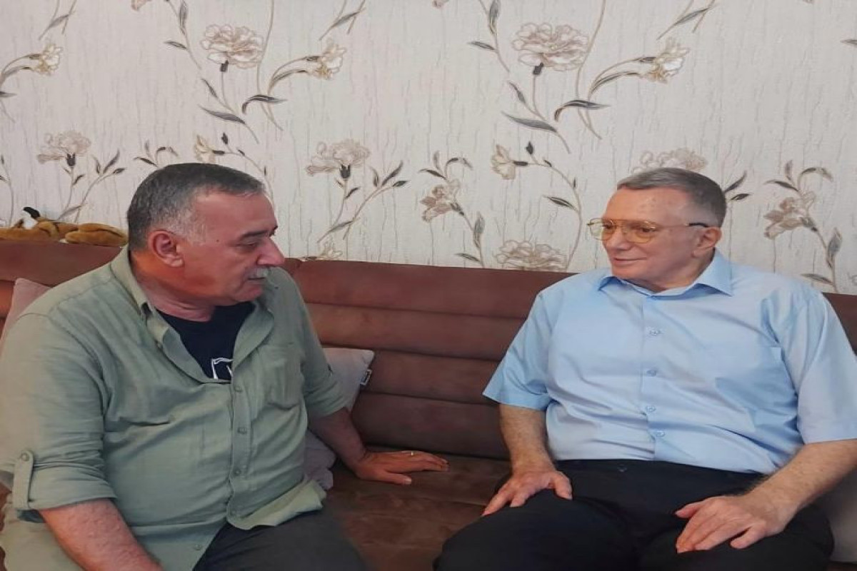 İsfəndiyar Vahabzadə:  "Atam deyirdi ki, bəzən ürəyim dolur, heç kəsə deyə bilmədiyim sözlər olur..." - Müsahibə 