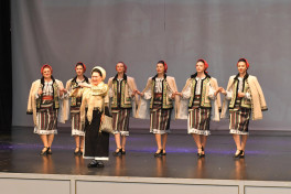 Musiqili Teatrda Rumıniya folklor gecəsi  keçirildi