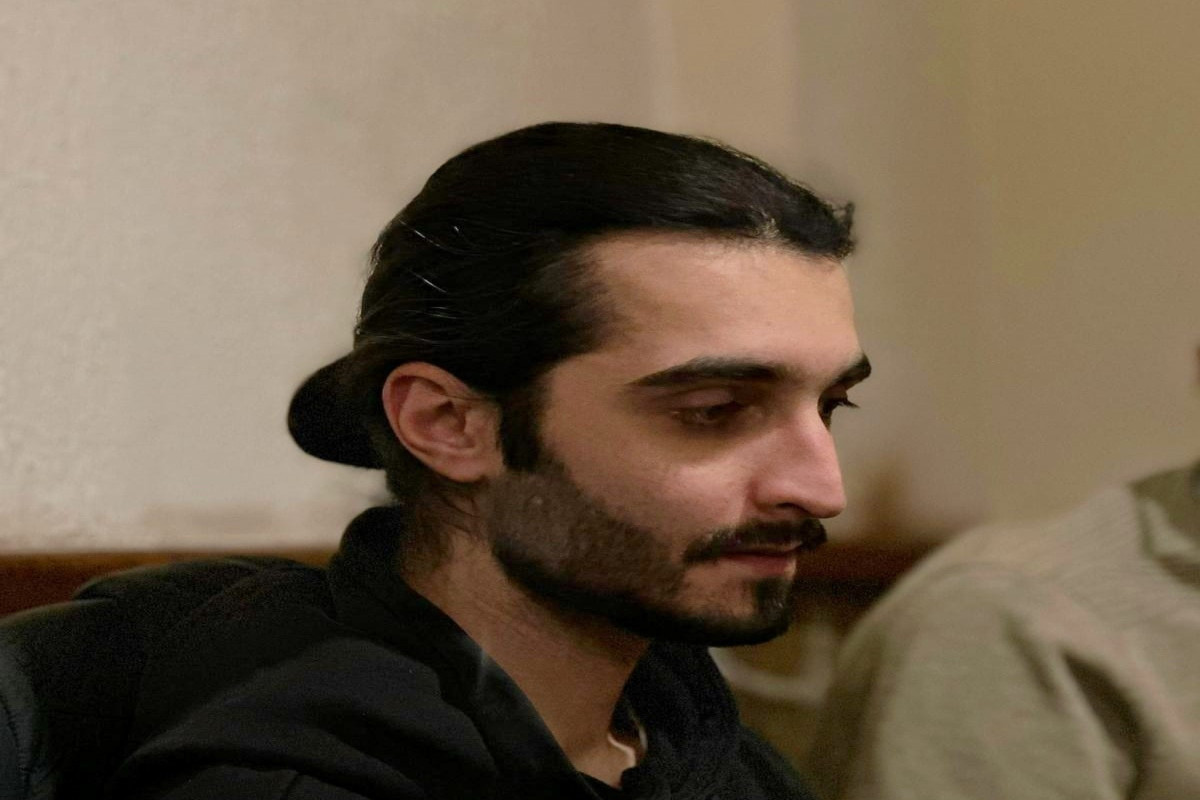 Ən yeni cərəyanlar: Gülünc realizm - Əli Zərbəli 