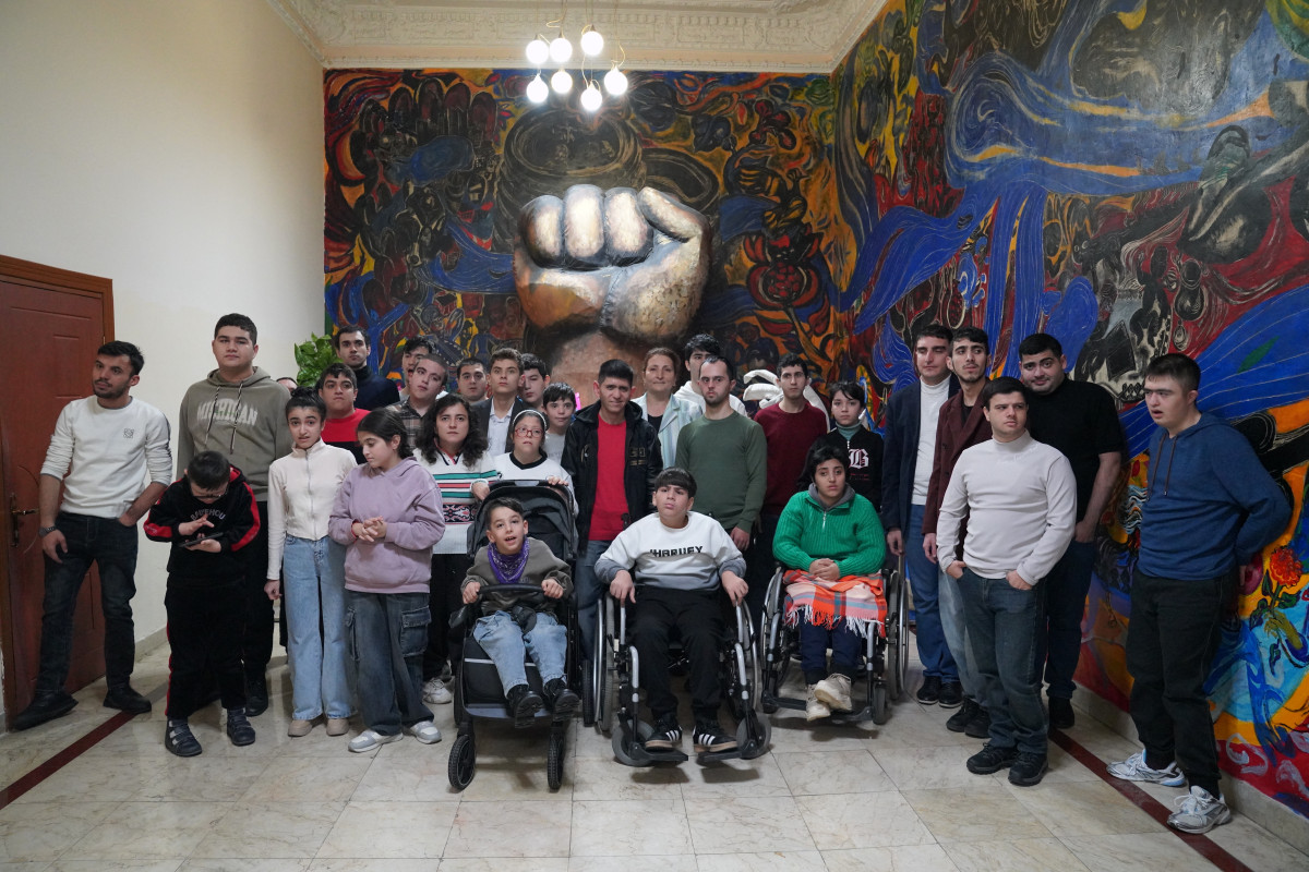 Kukla Teatrında yeni tamaşa: "Dovşanın ad günü" 