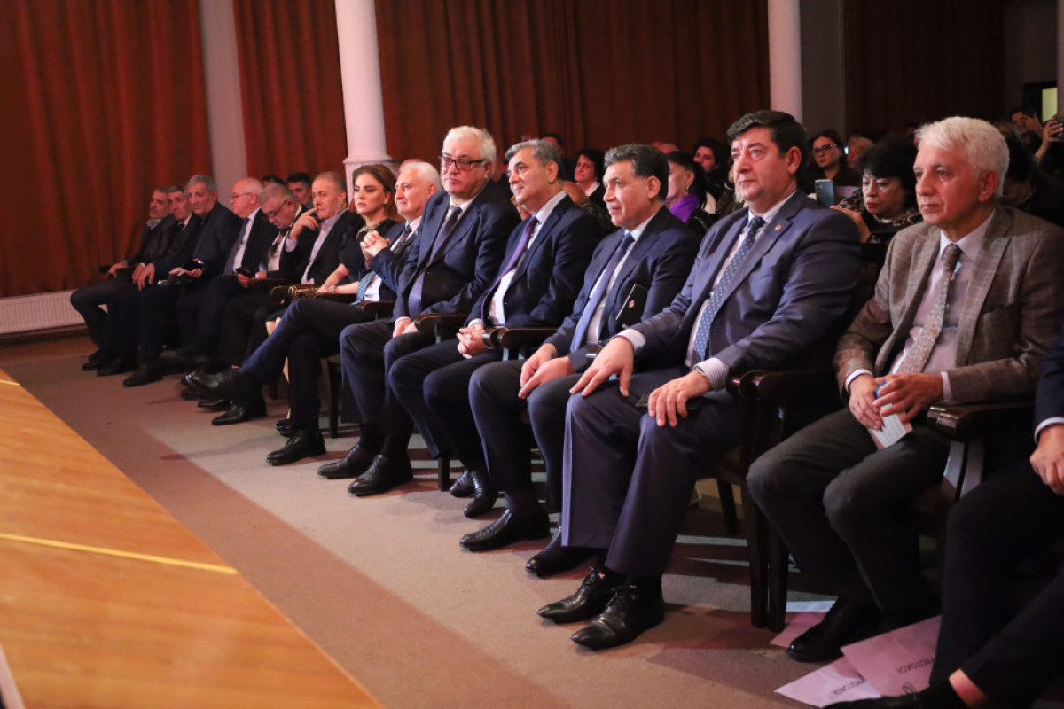 “Mənim tanıdığım Ələsgər” kitabının təqdimatı olub 