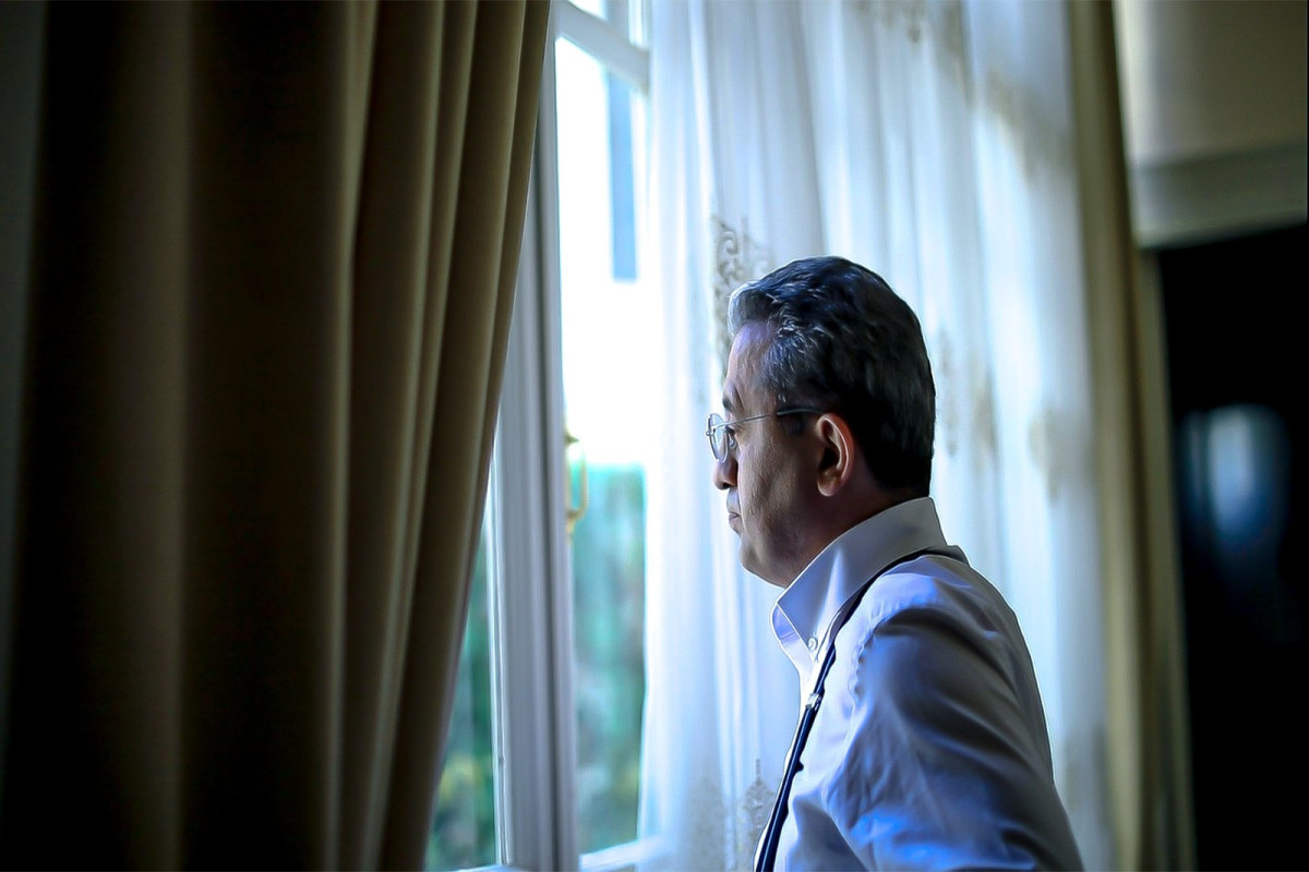 Yazın ki, o çox xoşbəxtdir: çünki... - Səlim Babullaoğlunun şeiri 