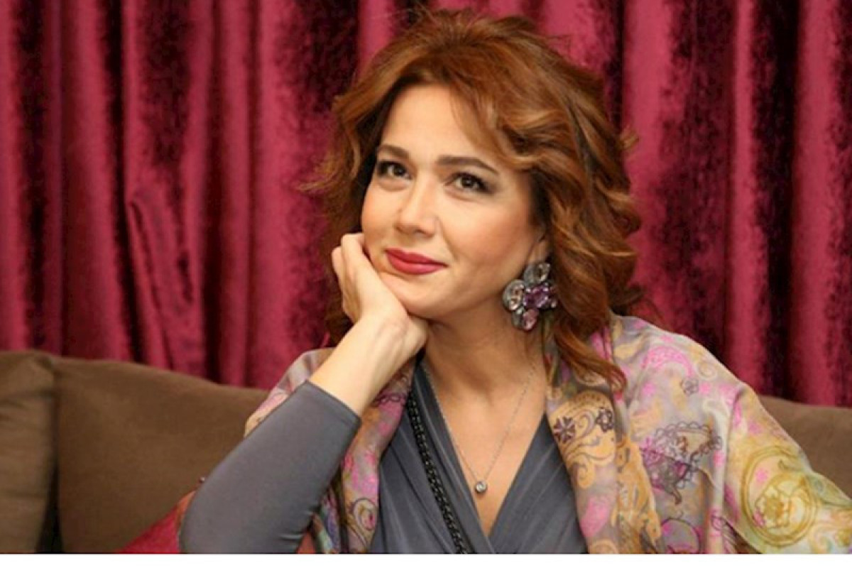 O qızı sevməyə dəyməz... - Günün mahnısı  