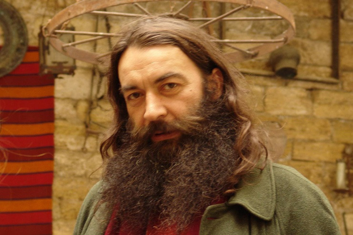 Dünyəvi həyatdan uzaqlaşan rəssam - Onun nizamsız həyat tərzi arxasında nə gizlənirdi? 