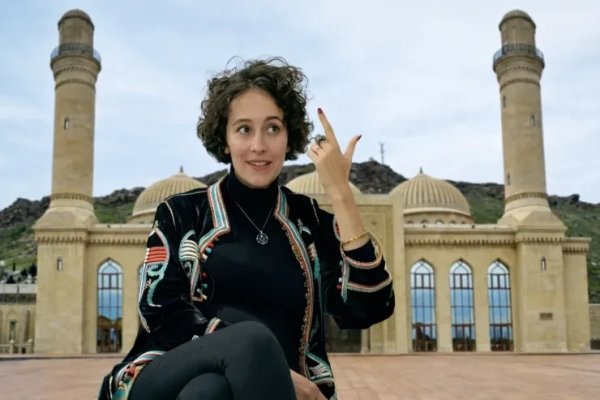 Bibiheybət məscidinin fonunda tapdanan mənəviyyat – Daha bir sərt cavab 