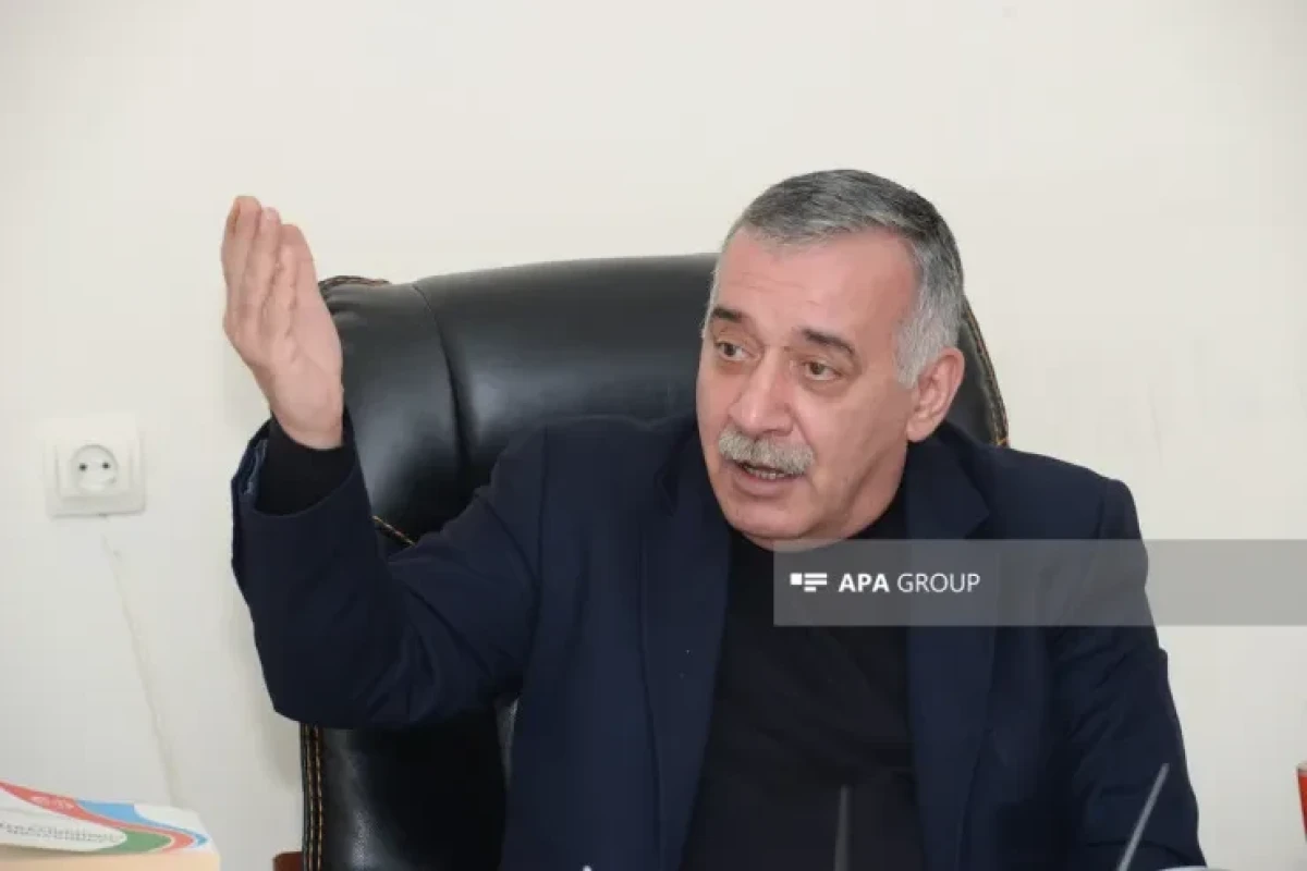 Səməd Vurğun  bu şeiri Cavidə yazıb: "...şarlatan"  - Azər Turanla müsahibə 