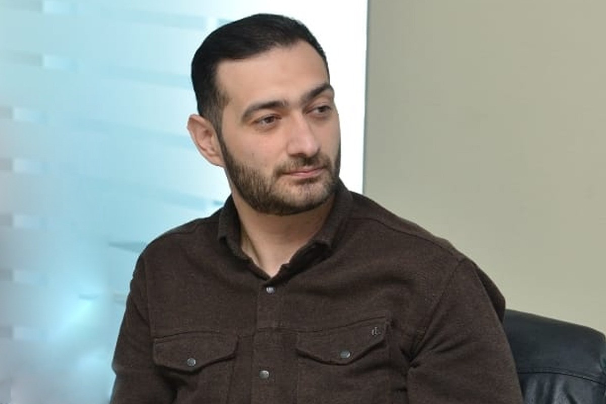 Bizi özlərinə müştəri edənlər – Verən razı, alan isə... 