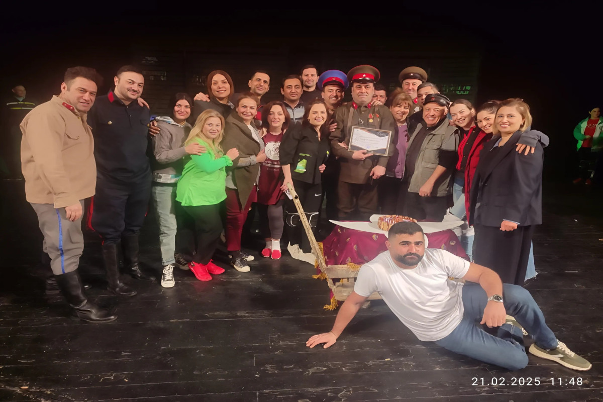 Gənc Tamaşaçılar Teatrının aktyoru yubiley yaşını qeyd edir 