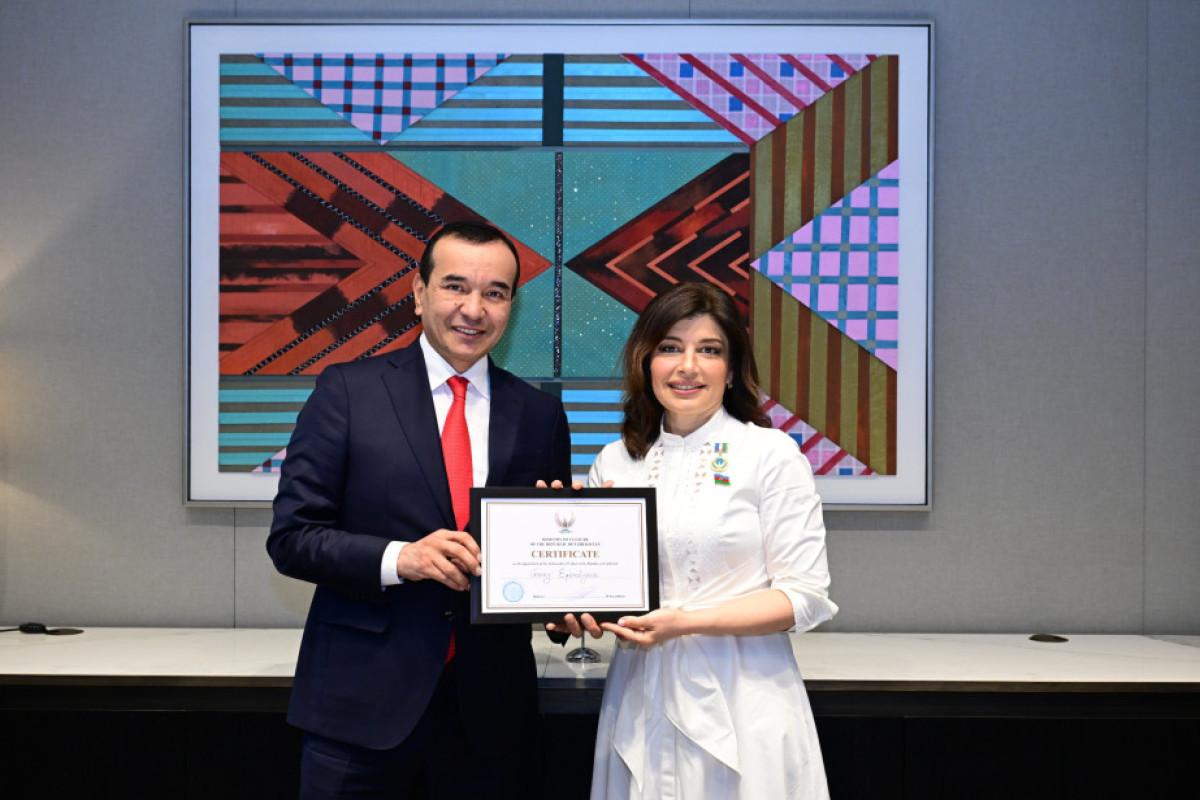 Günay Əfəndiyevaya "Özbəkistanın mədəniyyət elçisi"  medalı verildi