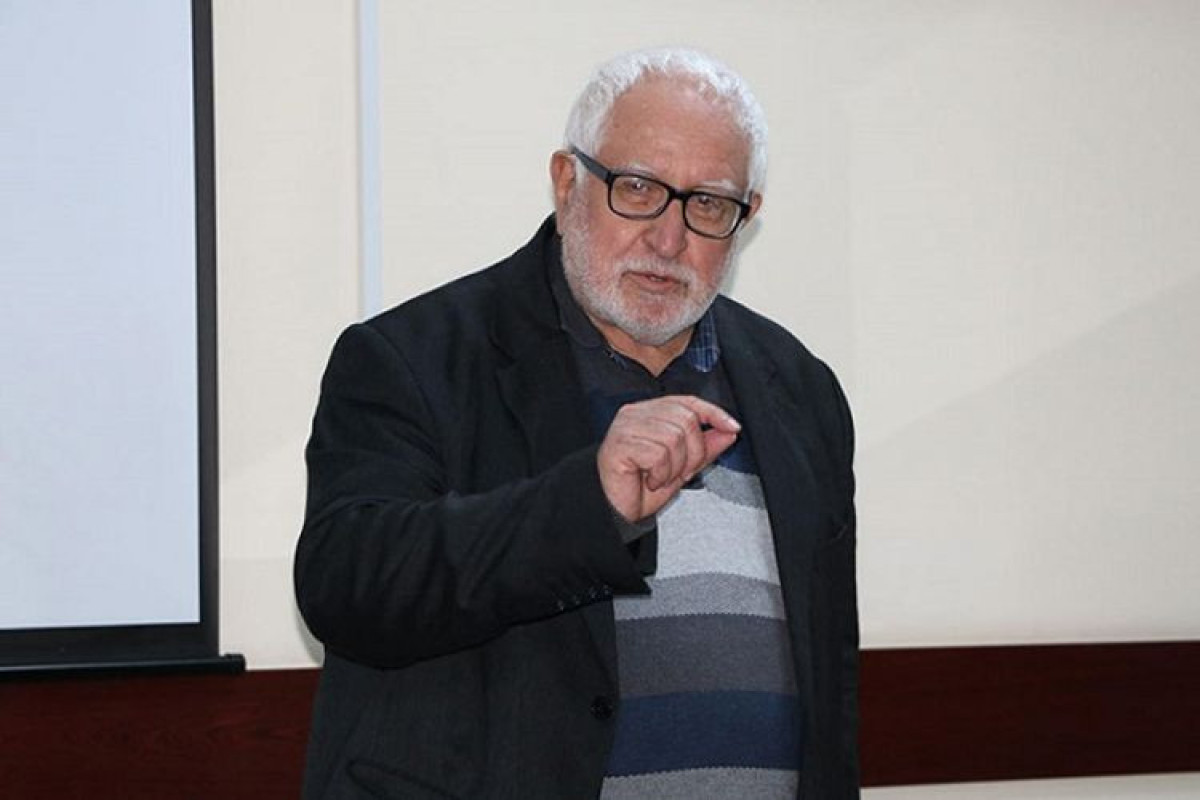 Dəbdən düşmüş kişilik, namus və manat - Ən perspektivli valyuta yaltaqlıqdır