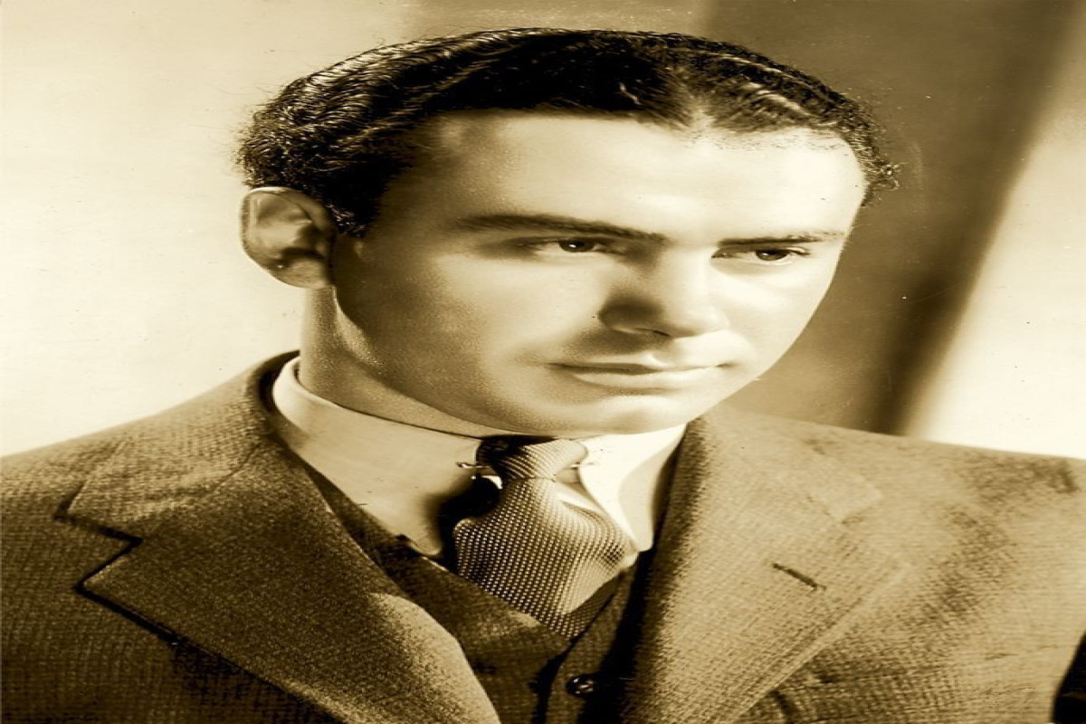 "Öz uğurlarını Ursulanın ayaqları altına atacaq..." - İrvinq Stoun  