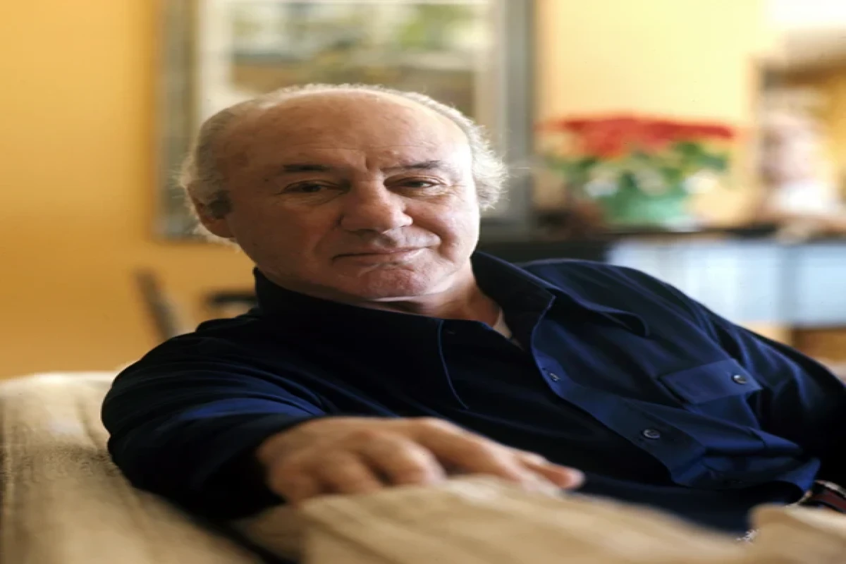 "Öz uğurlarını Ursulanın ayaqları altına atacaq..." - İrvinq Stoun  