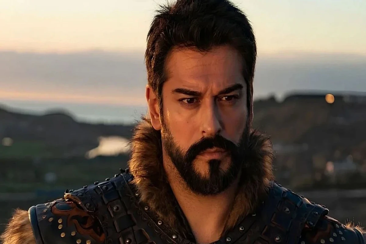Burak Özçivitin yüksək qonorar tələbi rədd edildi 