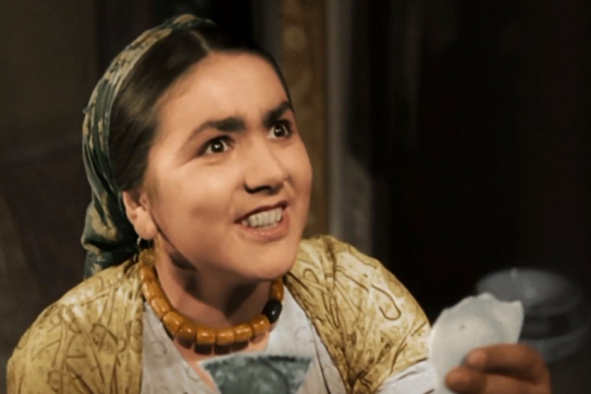Yetim böyüyən, dostlarını qapıdan qovan Əməkdar artist kimdir? 