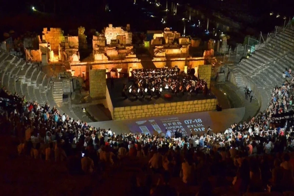 Dünya ulduzları Efes Antik Teatrında səhnəyə çıxacaq
